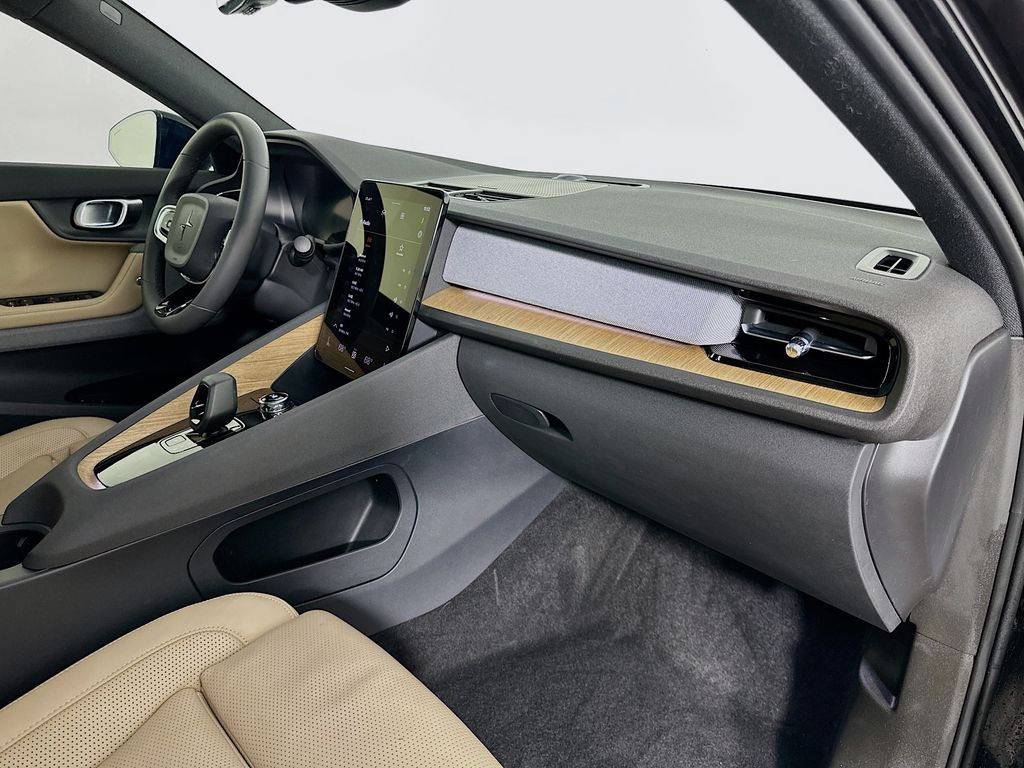 Thumbnail: 2022 Polestar 2 - 29