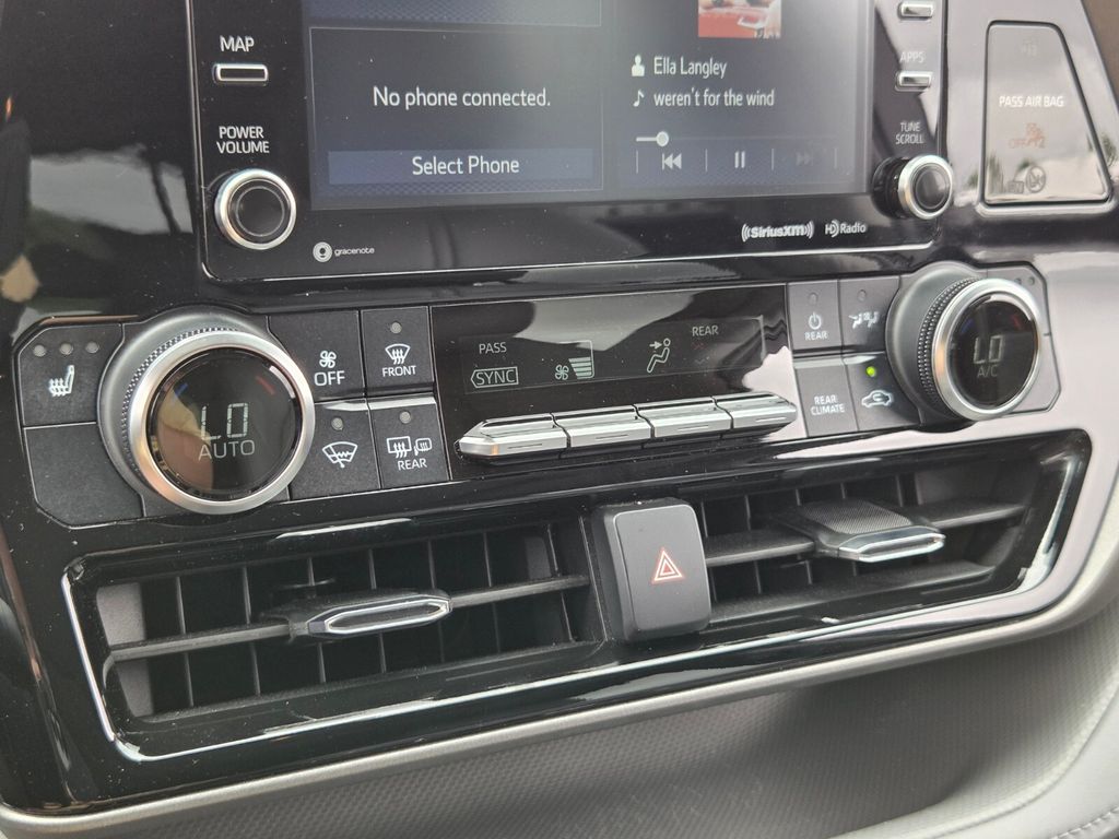 Used 2022 Toyota Highlander Hybrid SUV