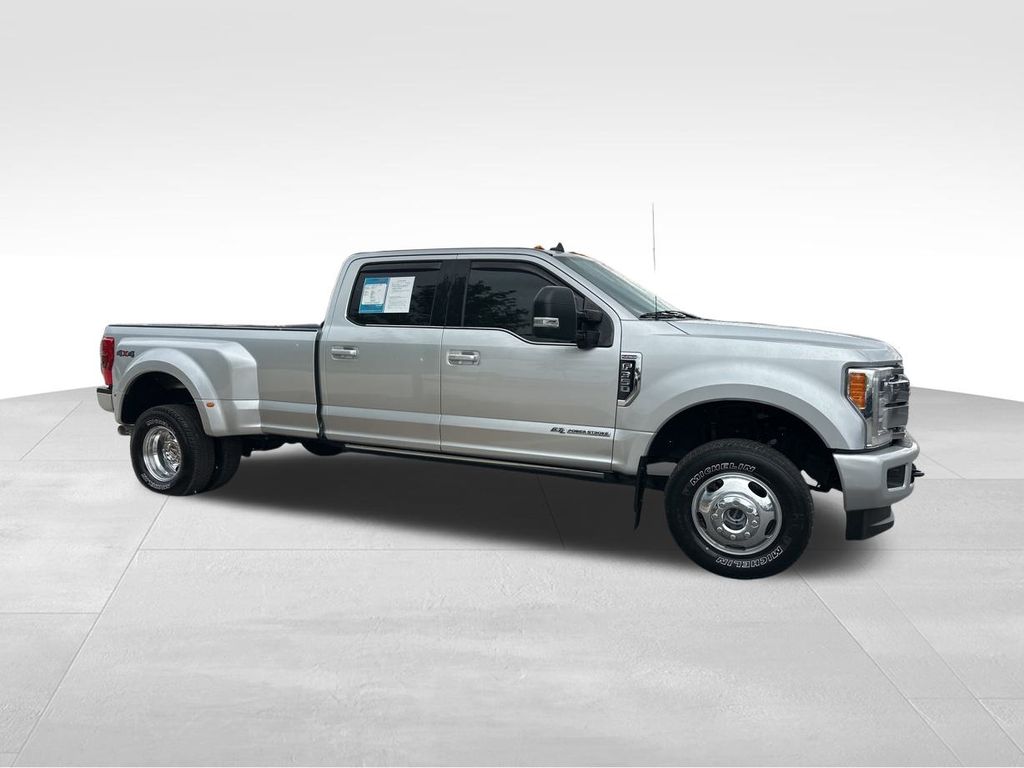 2019 Ingot Silver Metallic Ford Super Duty F-350 DRW Platinum 4X4 Truck