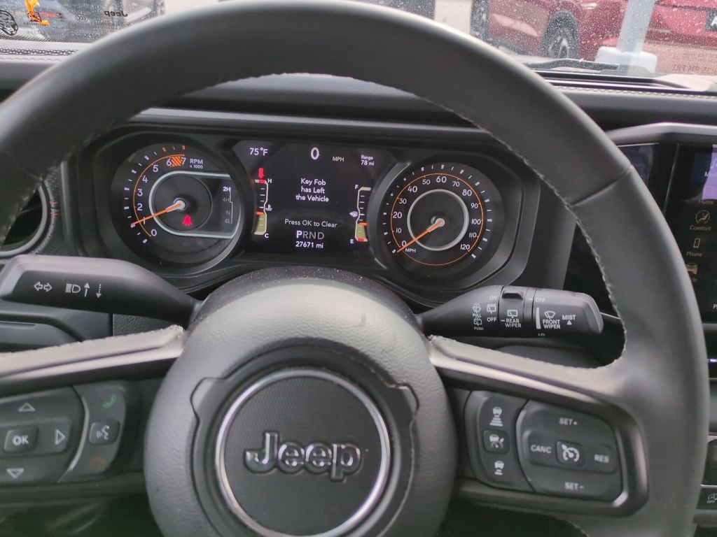 Used 2025 Black Jeep Rubicon image 9