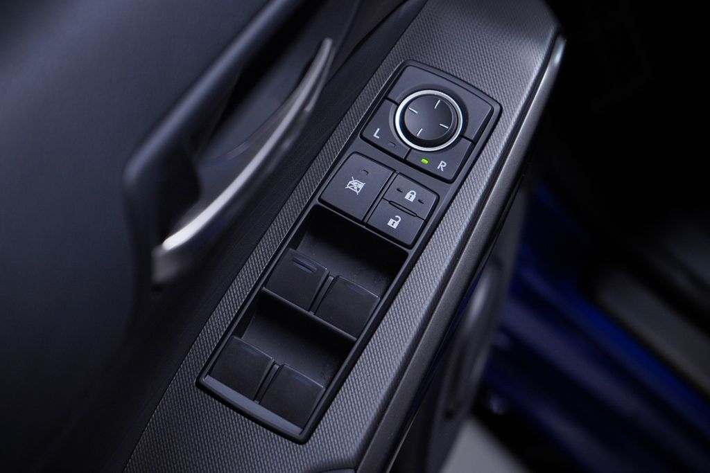 Thumbnail: 2022 Lexus IS - 17