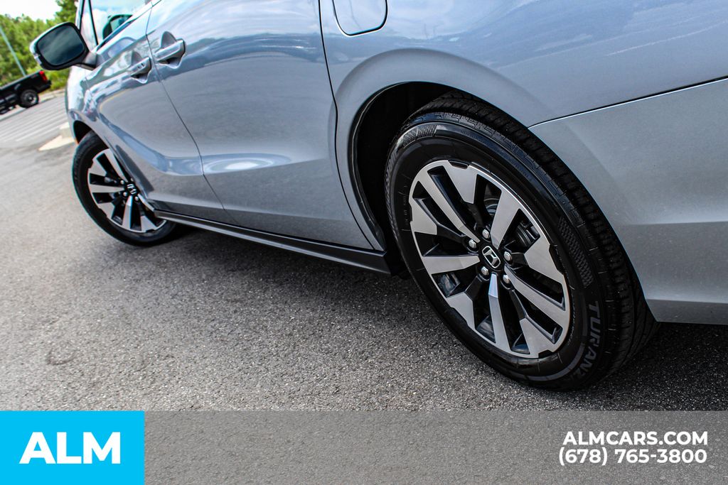 Used 2025 Blue Honda EX-L image 14