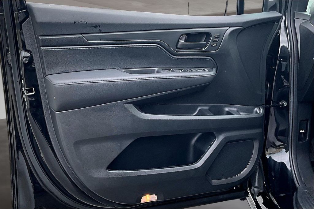 Used 2024 Honda Odyssey Van
