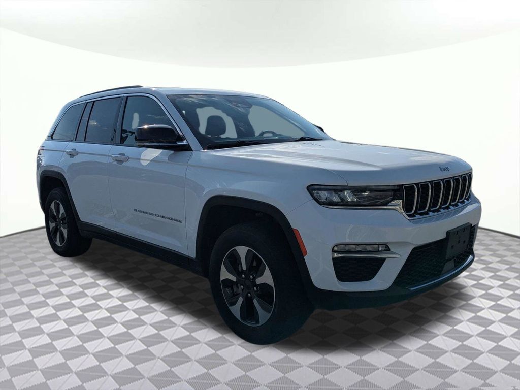 Bright White Clearcoat 2024 Jeep Grand Cherokee 4xe 4WD SUV / Crossover Four-Wheel Drive 8-Speed Automatic