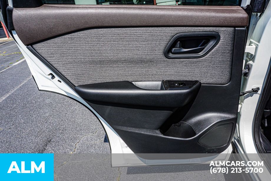 2023 Nissan Rogue S photo 42