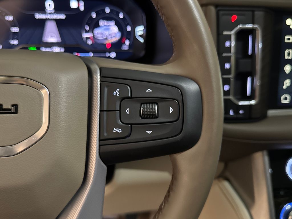 2023 White Frost Tricoat GMC Yukon Denali RWD SUV