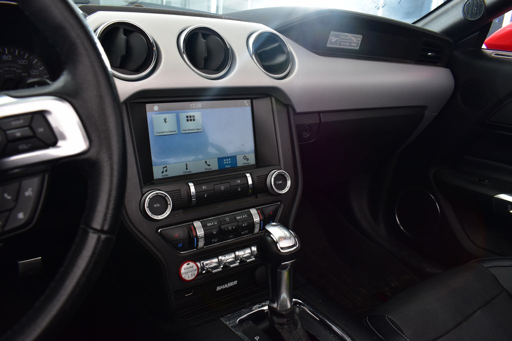 2016 Ford Mustang  18