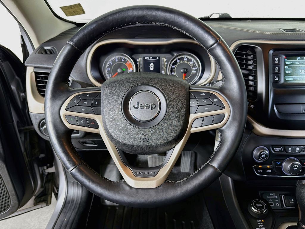 Used 2018 Jeep Cherokee SUV
