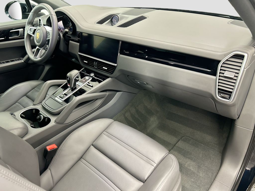 Thumbnail: 2022 Porsche  - 20