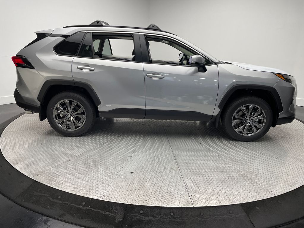 Thumbnail: 2025 Toyota RAV4 - 4