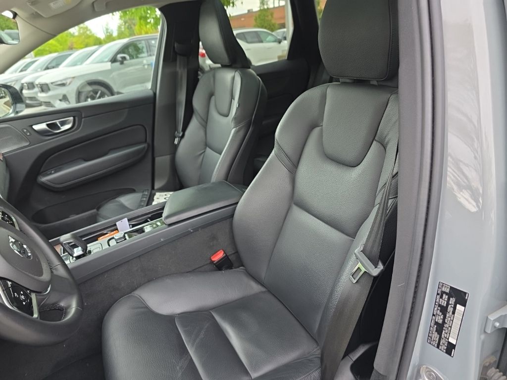 Used 2024 Gray Volvo T8 Plus Dark Theme image 8