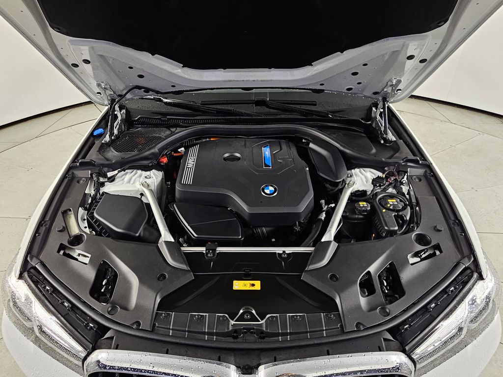 Thumbnail: 2023 BMW 5 Series - 6