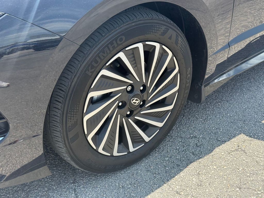 Used Car 2024 Hyundai Sonata Hybrid  Sel For Sale Under $25,000 In San Marcos, Texas