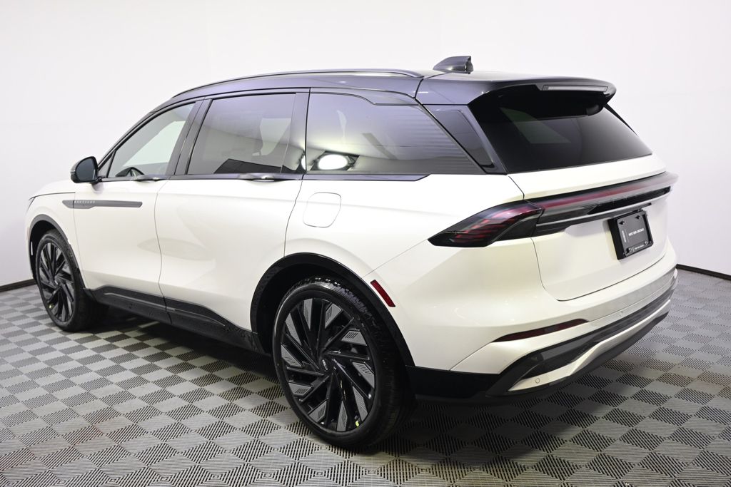 New 2026 White Lincoln Reserve image 3