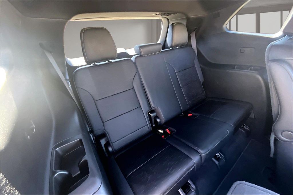 Used 2025 Buick Enclave SUV