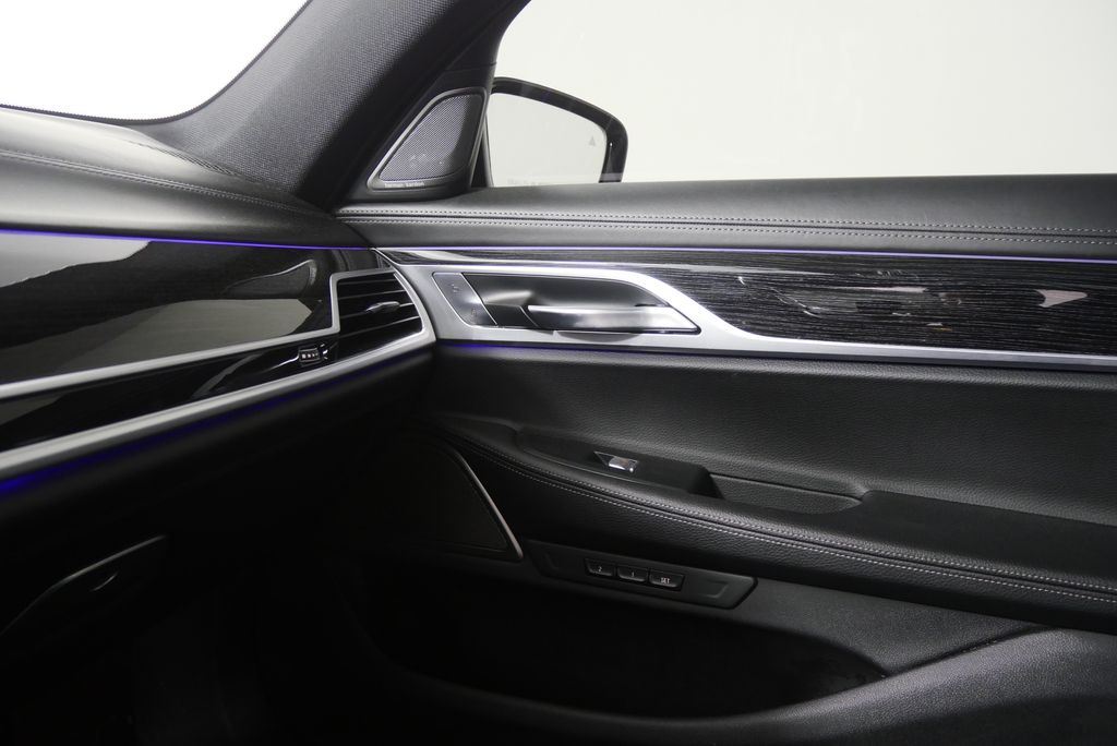 Thumbnail: 2019 BMW 7 Series - 22