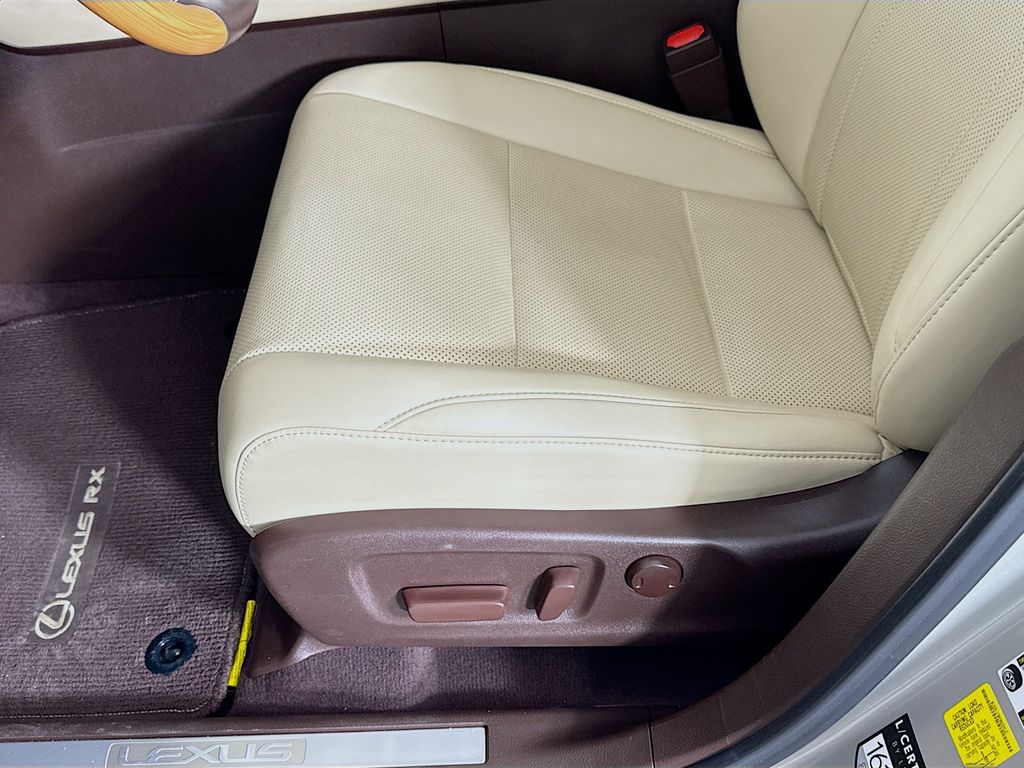 Thumbnail: 2020 Lexus RX - 20