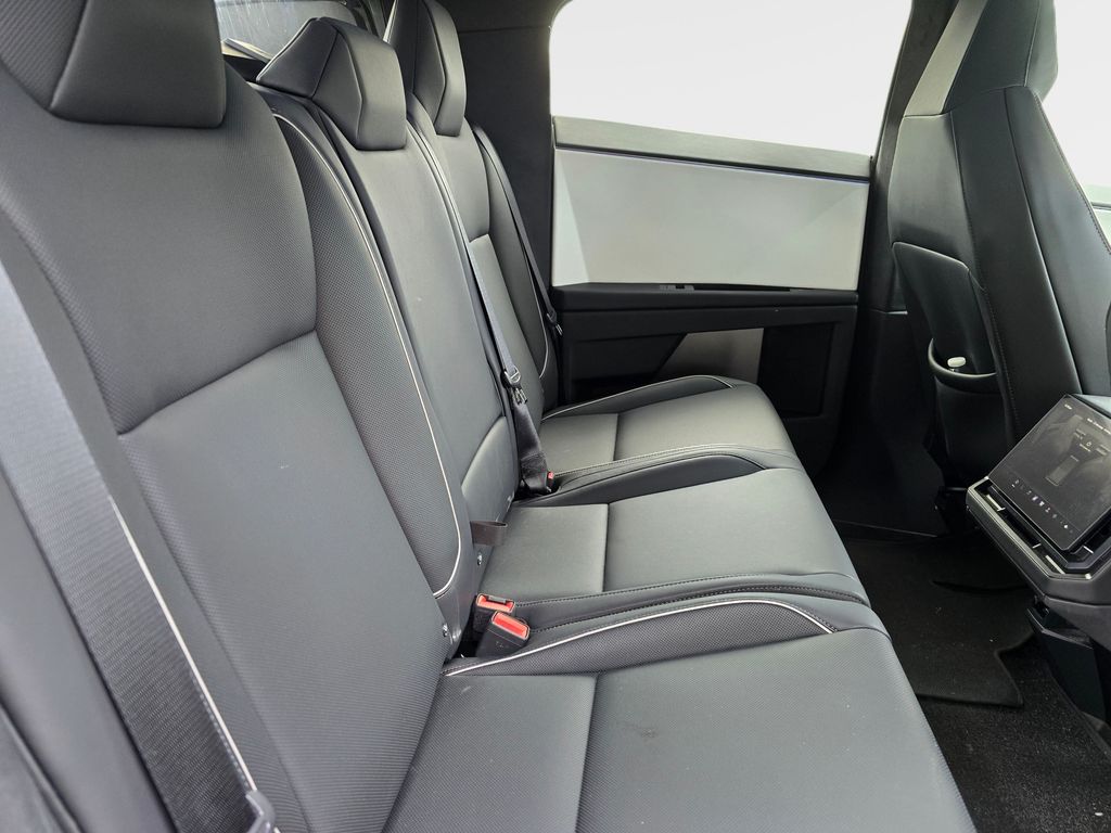 Used 2024  Tesla Base image 13