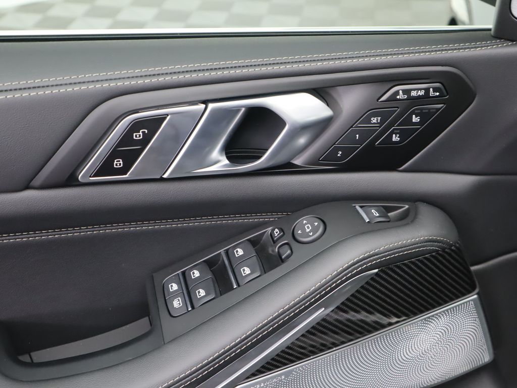 Thumbnail: 2026 BMW X7 - 25