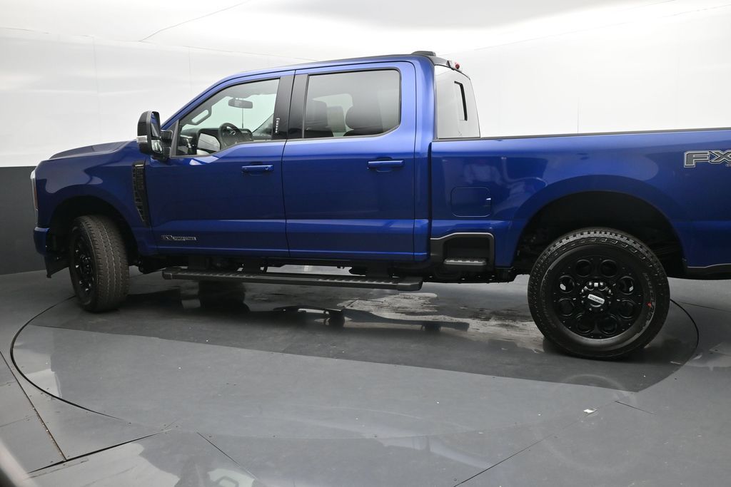 2026 Ford F-350 Lariat photo 2