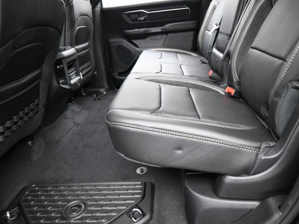 New 2026 Diamond Black Crystal Pearlcoat Ram RHO image 28