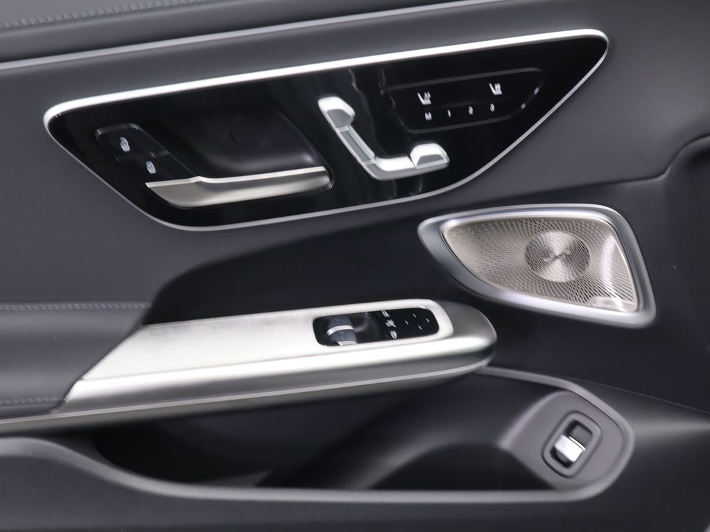 Thumbnail: 2026 Mercedes-Benz CLE - 25