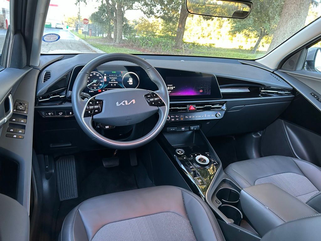Thumbnail: 2023 Kia Niro - 11