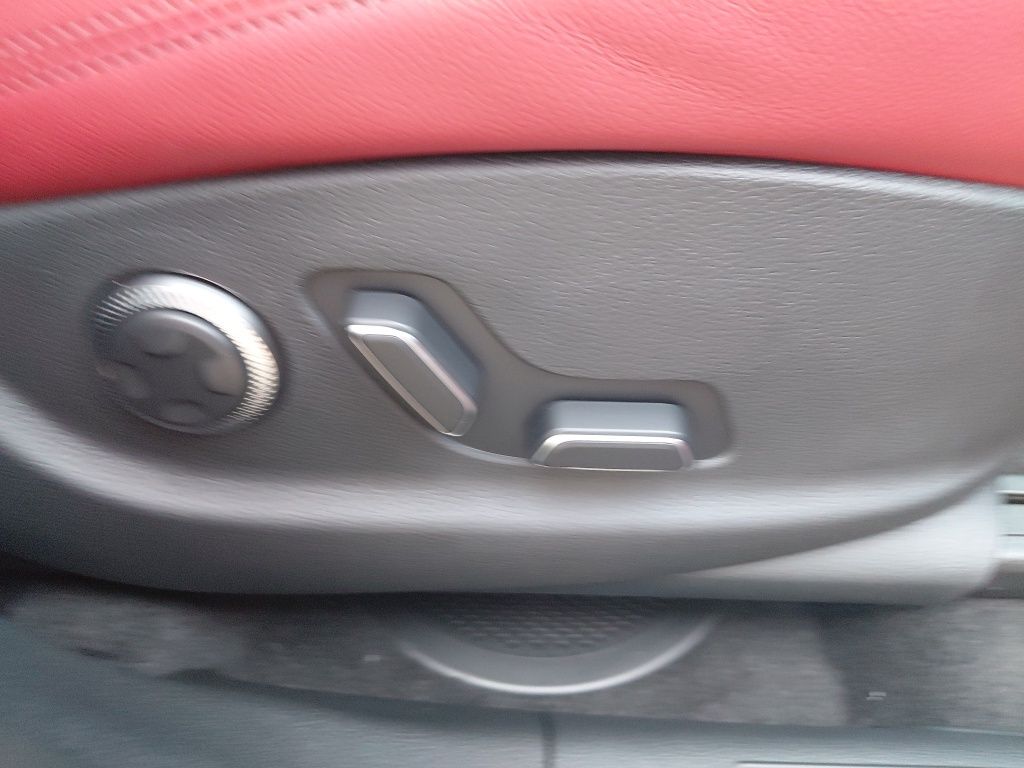 Thumbnail: 2026 Genesis GV70 - 23