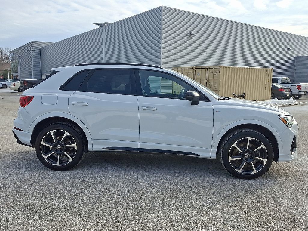 Thumbnail: 2025 Audi Q3 - 7