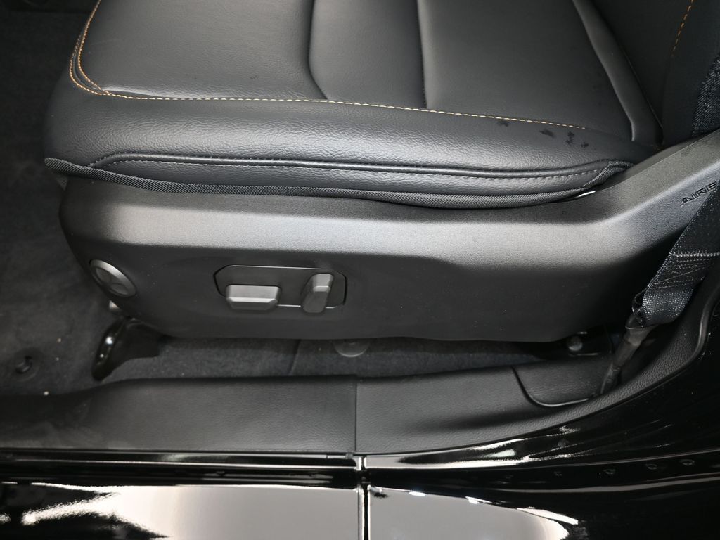 Used 2025 Black Clearcoat Jeep High Tide image 18