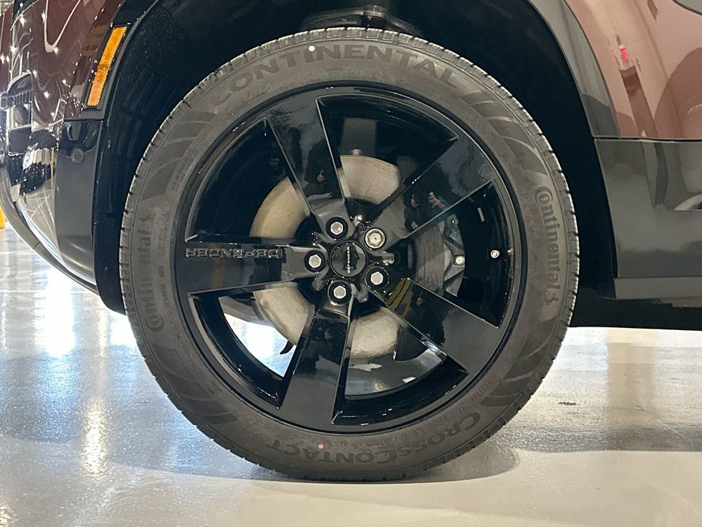 Thumbnail: 2026 Land Rover Defender - 5