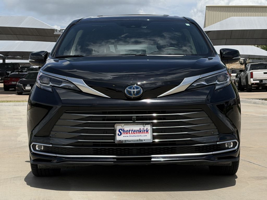 Used 2024 Toyota Sienna Van