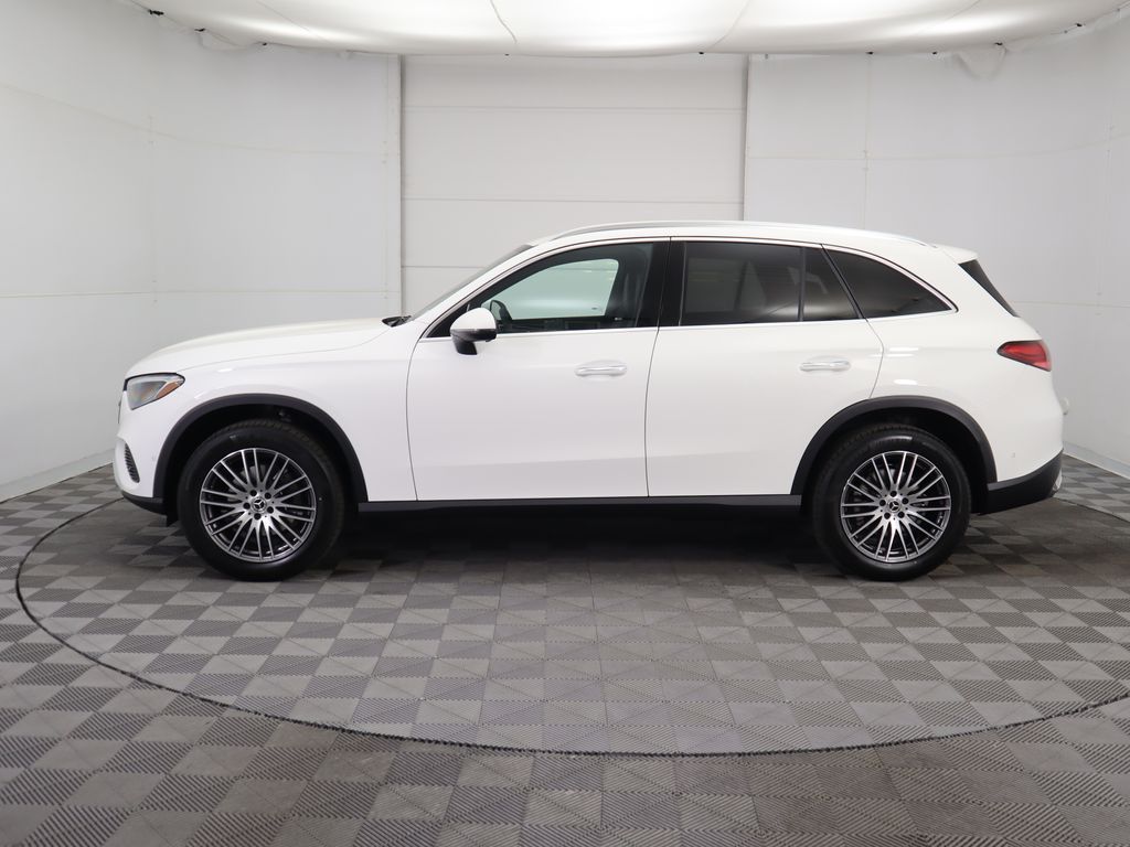 Thumbnail: 2025 Mercedes-Benz GLC - 8