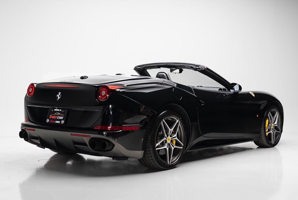 2017 Ferrari California - Thumbnail 7