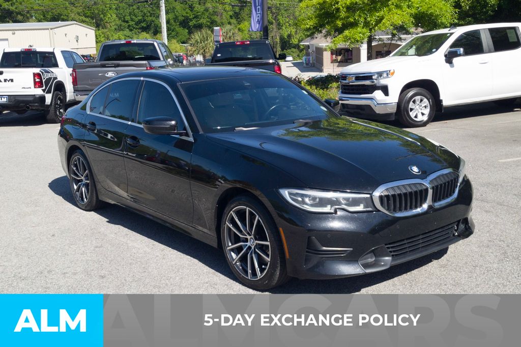 Used 2021 Black BMW 330i image 3