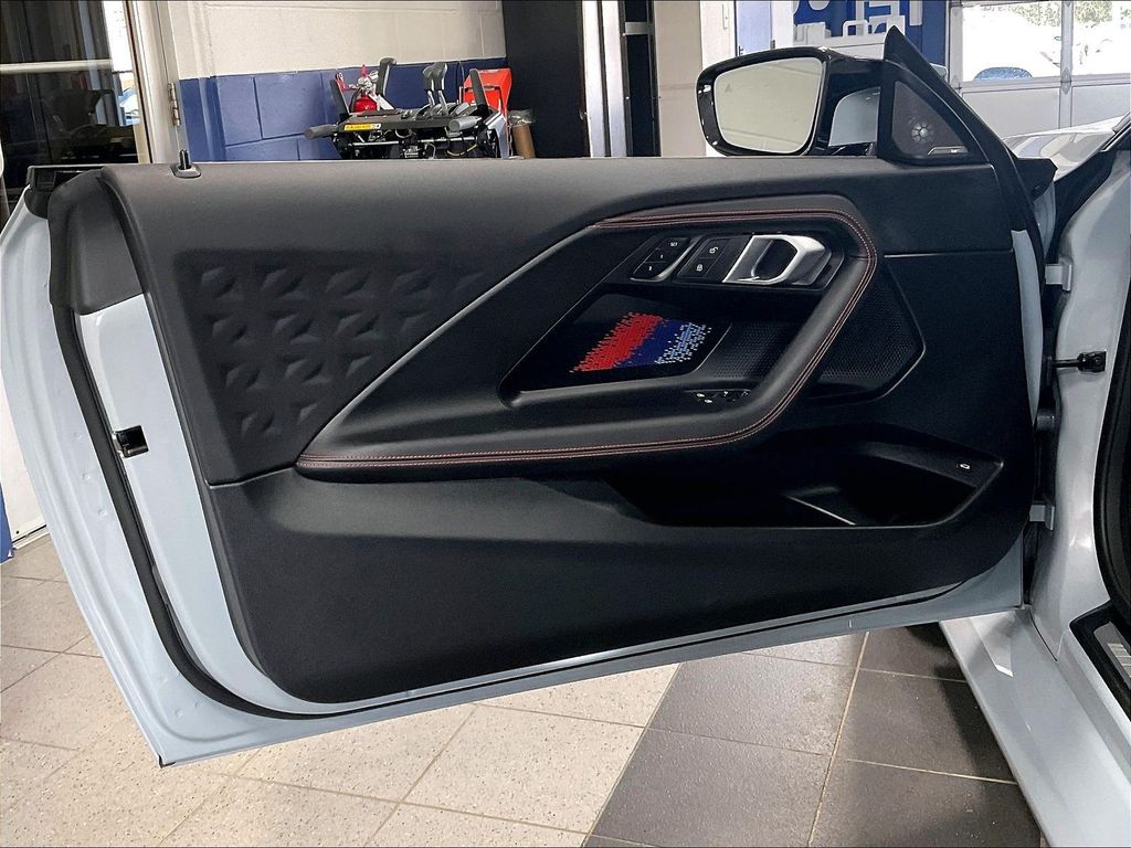 2025 BMW M2 — photo 9