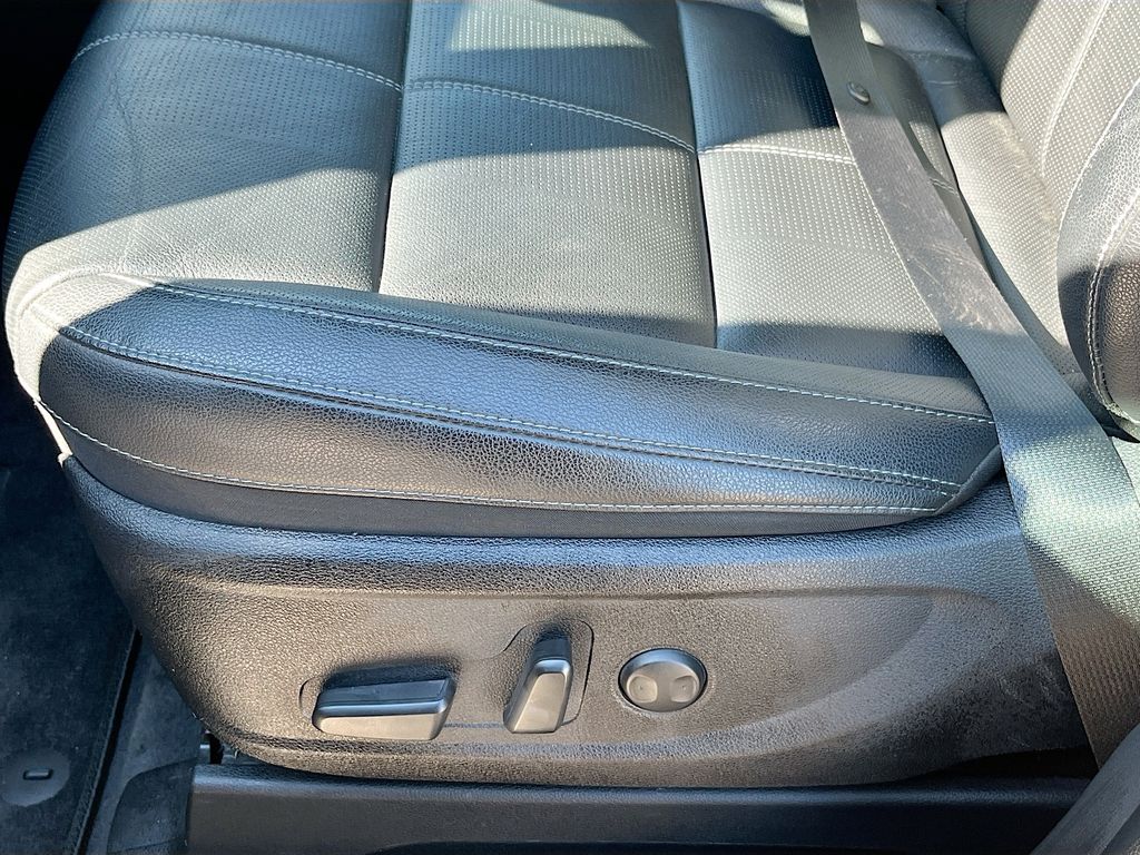 Used 2025 Gray Kia EX image 20
