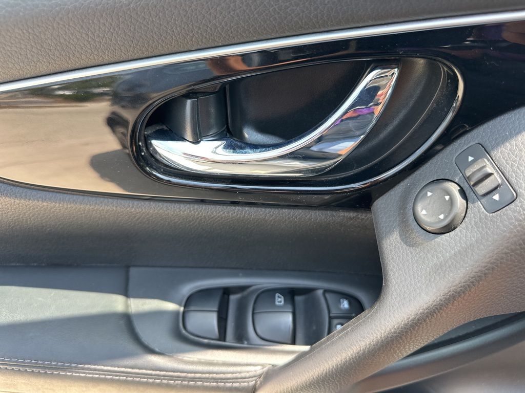 2017 Gun Metallic Nissan Rogue Sport SL FWD SUV