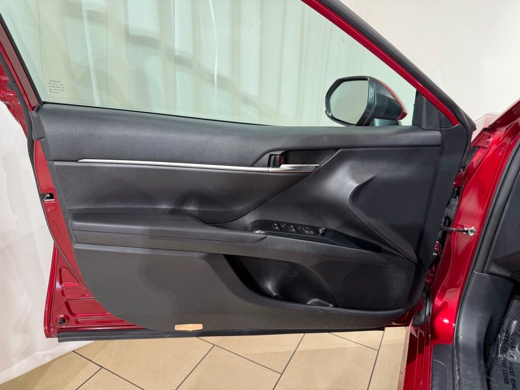Thumbnail: 2019 Toyota Camry - 14