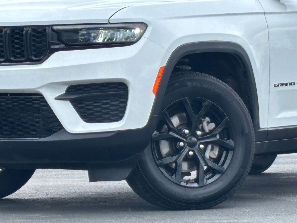 Used Car 2025 Jeep Grand Cherokee  Altitude For Sale Under $40,000 In Austin, Texas