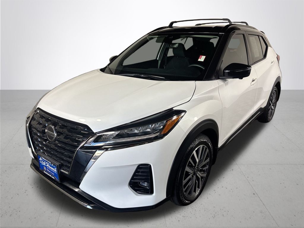 2021 Nissan Kicks SR