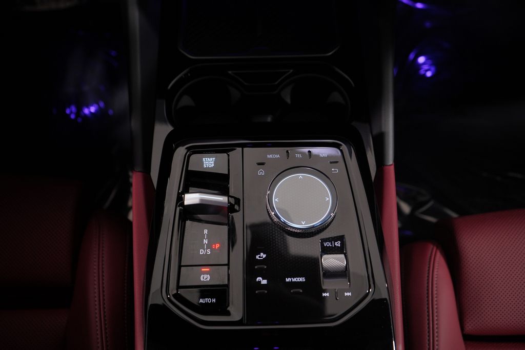 Thumbnail: 2025 BMW 5 Series - 13