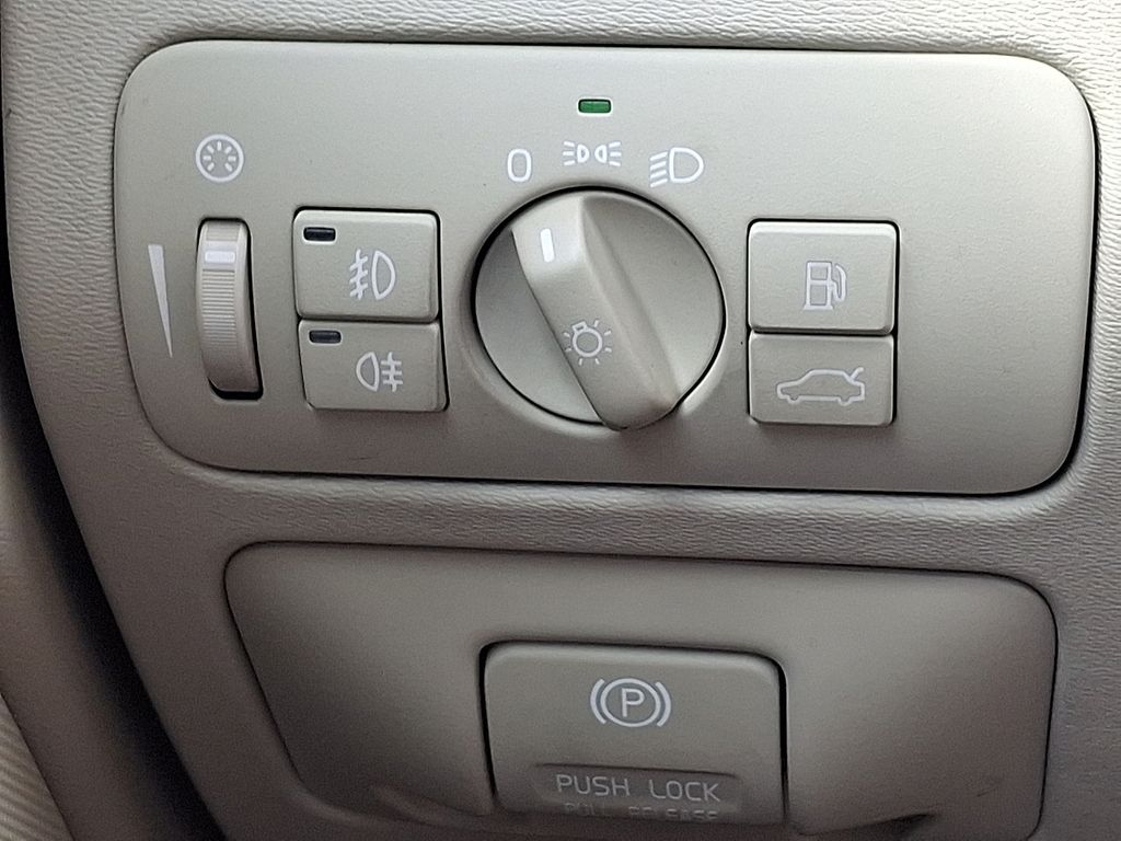 Thumbnail: 2011 Volvo S80 - 23