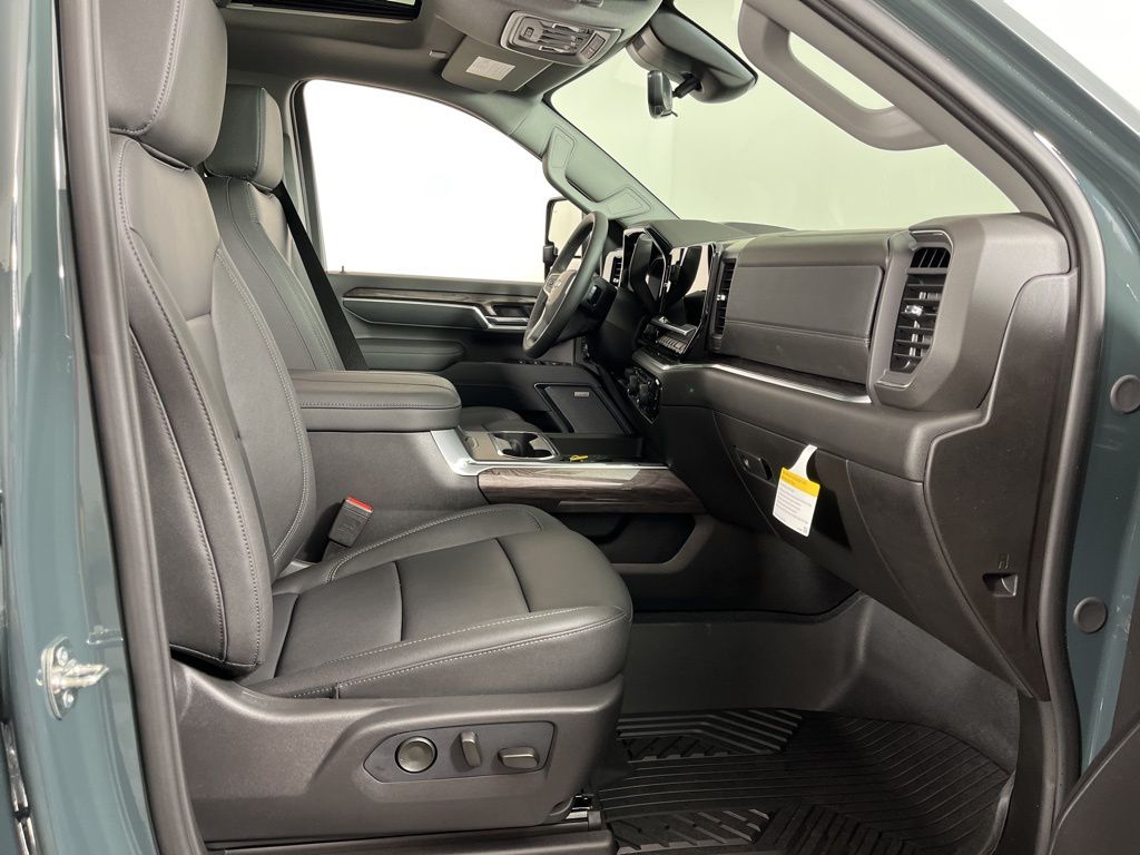 Thumbnail: 2026 Chevrolet Silverado 2500 - 11