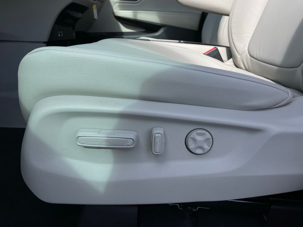 Thumbnail: 2025 Honda Odyssey - 25