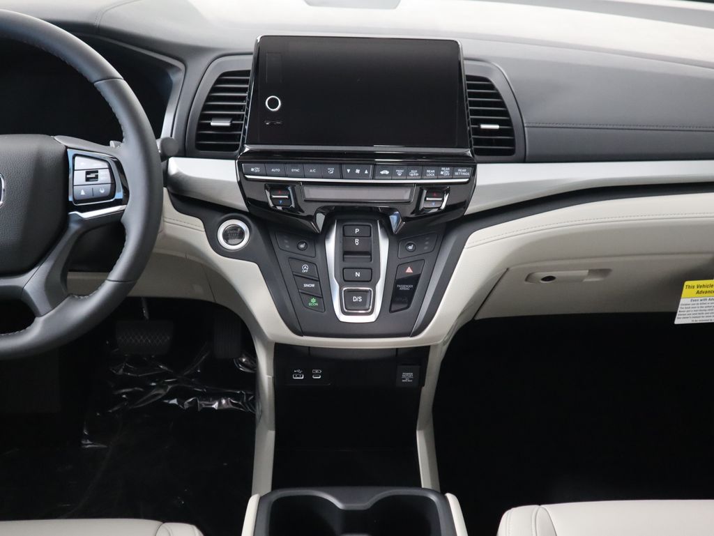 Thumbnail: 2026 Honda Odyssey - 14