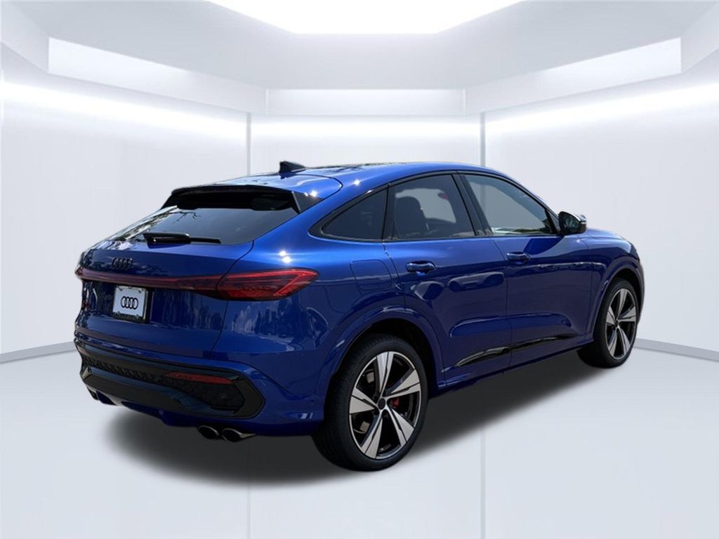 Thumbnail: 2026 Audi SQ5 - 7