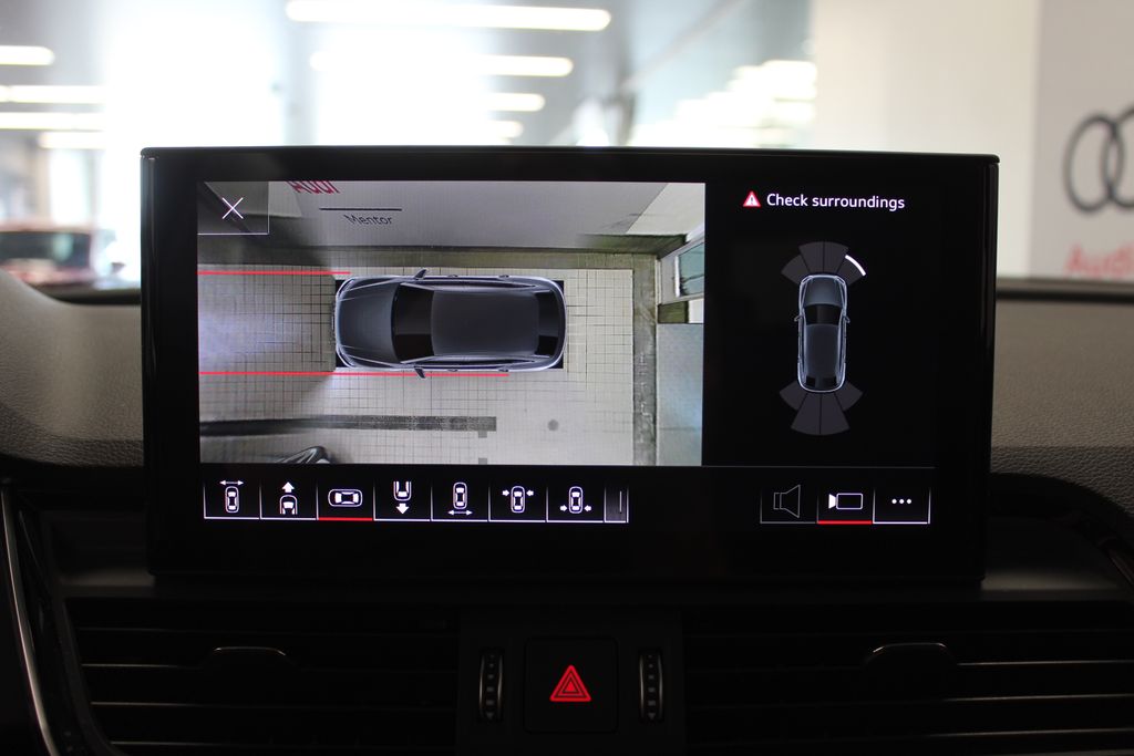 Thumbnail: 2023 Audi SQ5 - 22