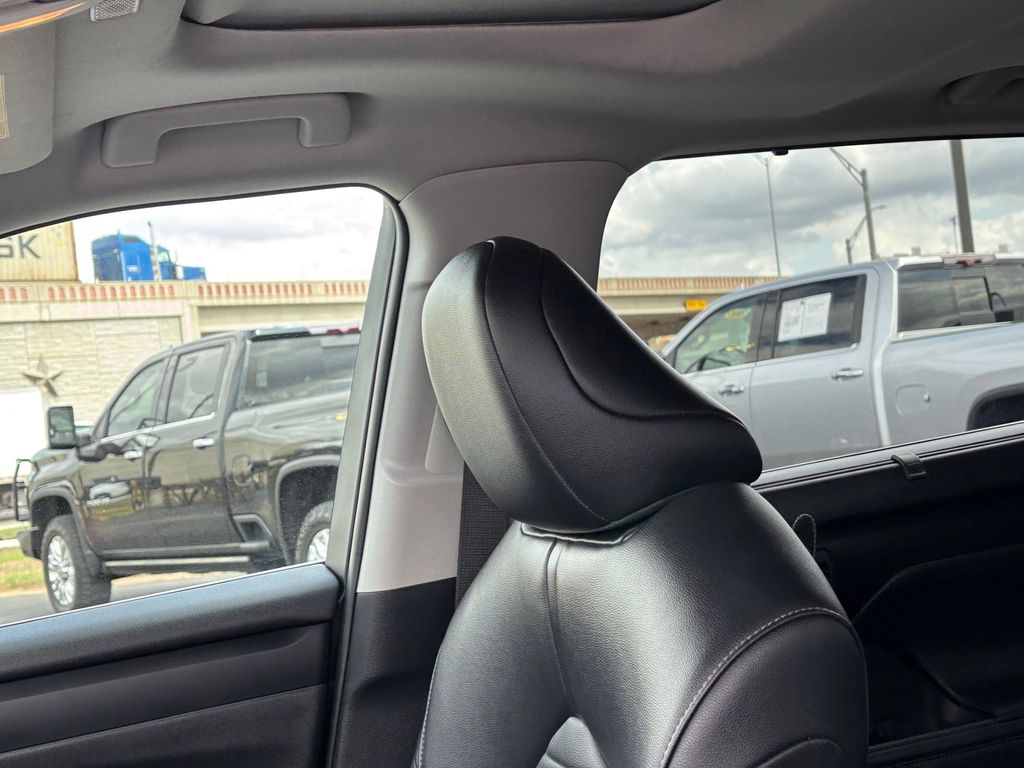 Used Car 2024 Toyota Highlander  Xle For Sale Under $50,000 In Austin, Texas