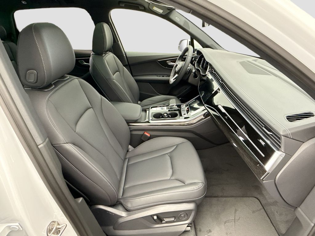 Thumbnail: 2026 Audi Q7 - 20